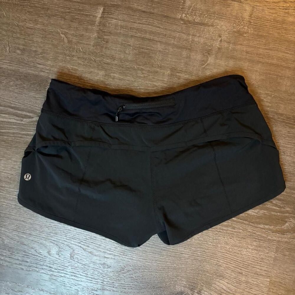 Lululemon Black Speed Up Shorts Size 6 - 2.5 inseam